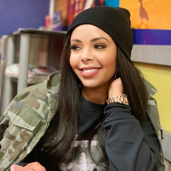 Meet your Posher, Kelsey - Picture 2 of 2